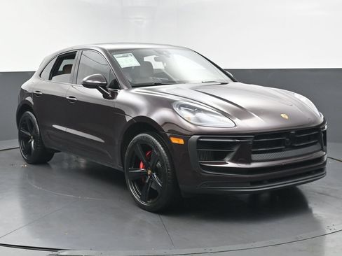 Used 2023 Porsche Macan S AWD/4WD image 2