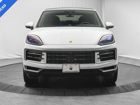 Used 2024 Porsche Cayenne Coupe image 2