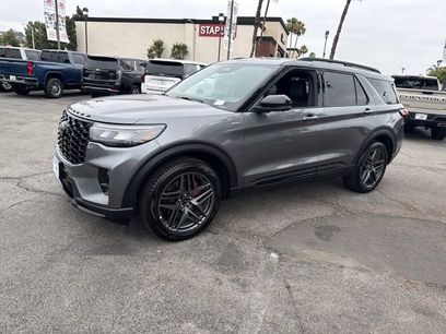 Used 2025 Ford Explorer ST-Line w/ ST-Line Street Pack