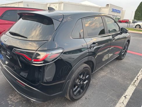 Used 2025 Honda HR-V Sport image 4