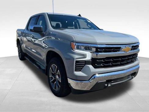 Used 2024 Chevrolet Silverado 1500 LT AWD/4WD image 6