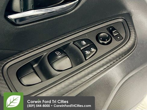 Used 2020 Nissan Versa SV image 12