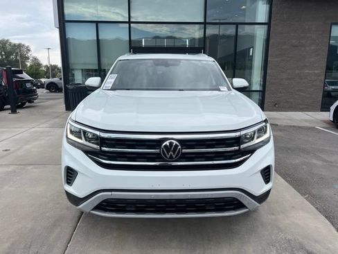 Used 2023 Volkswagen Atlas Cross Sport SE w/ Panoramic Sunroof Package AWD/4WD image 3