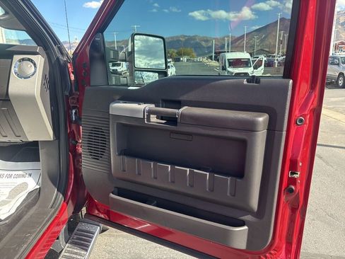 Used 2015 Ford F250 Lariat w/ Chrome Package image 14