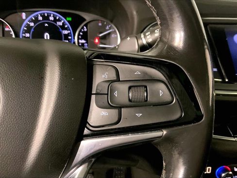 Used 2022 Buick Enclave Avenir w/ Avenir Technology Package AWD/4WD image 19