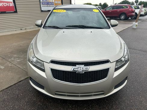 Used 2013 Chevrolet Cruze LT FWD image 2