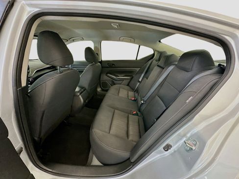 Used 2024 Nissan Altima 2.5 SV FWD image 28