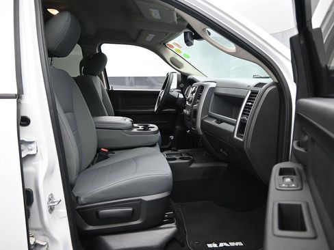 Used 2018 RAM 2500 Tradesman w/ Chrome Appearance Group image 28