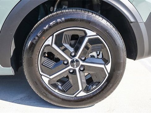 Used 2025 Kia Niro EX image 12