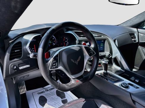 Used 2019 Chevrolet Corvette Z06 RWD image 11
