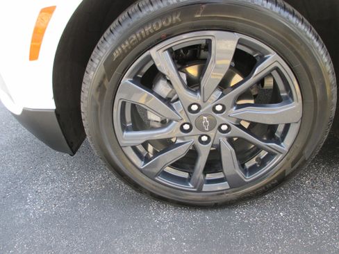 Used 2024 Chevrolet Equinox RS FWD image 9