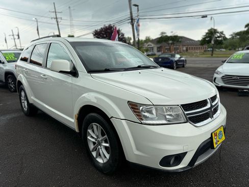 Used 2015 Dodge Journey SXT w/ Flexible Seating Group FWD image 3