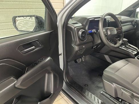 Used 2026 Chevrolet Colorado Trail Boss AWD/4WD image 10