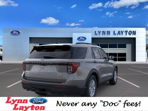New 2026 Ford Explorer Active RWD image 8