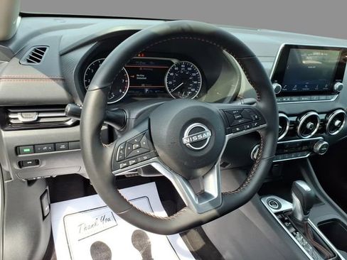 Used 2025 Nissan Sentra SR FWD image 21