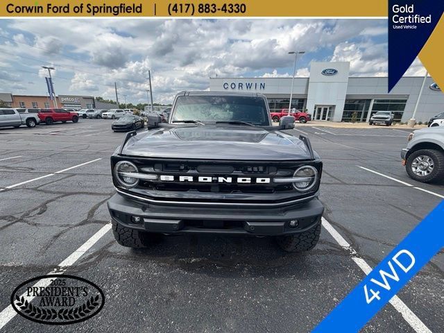 Used 2023 Ford Bronco Outer Banks AWD/4WD image 2