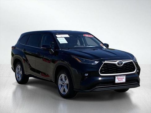 Certified 2024 Toyota Highlander LE FWD image 12
