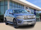 Used 2022 Ford Expedition XLT image 2
