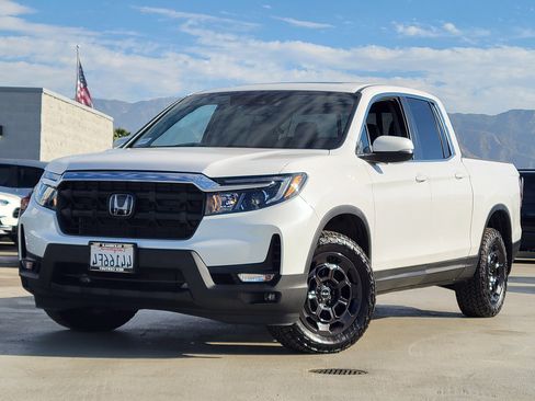 Used 2025 Honda Ridgeline RTL+ image 1