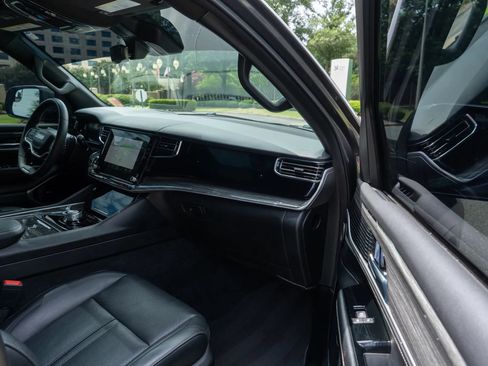 Used 2022 Jeep Wagoneer Series III w/ Premium Group I RWD image 20