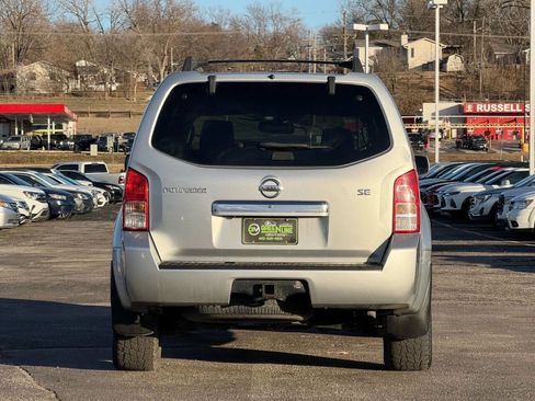 Used 2010 Nissan Pathfinder SE w/ SE Premium Journey Pkg image 4