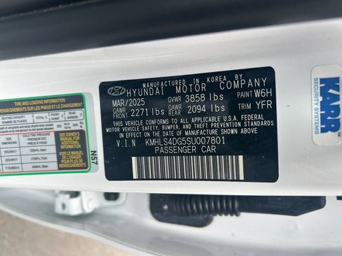 Used 2025 Hyundai Elantra SEL FWD image 36