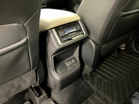 Used 2020 Subaru Ascent Limited w/ Popular Package #2A AWD/4WD image 10