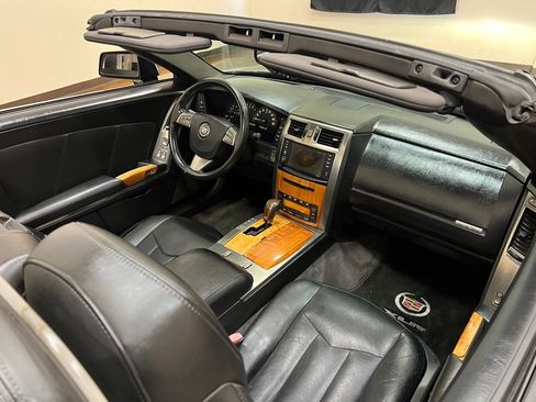 Used 2008 Cadillac XLR RWD image 44