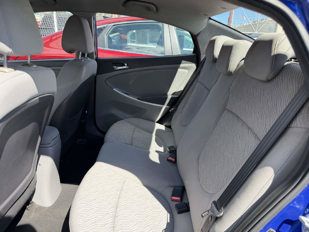 Used 2013 Hyundai Accent GLS w/ Premium Pkg FWD image 14