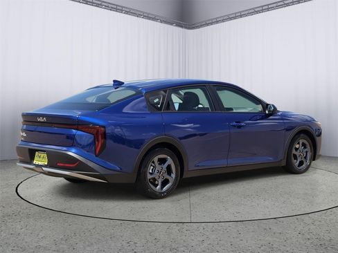 Used 2025 Kia K4 FWD image 5
