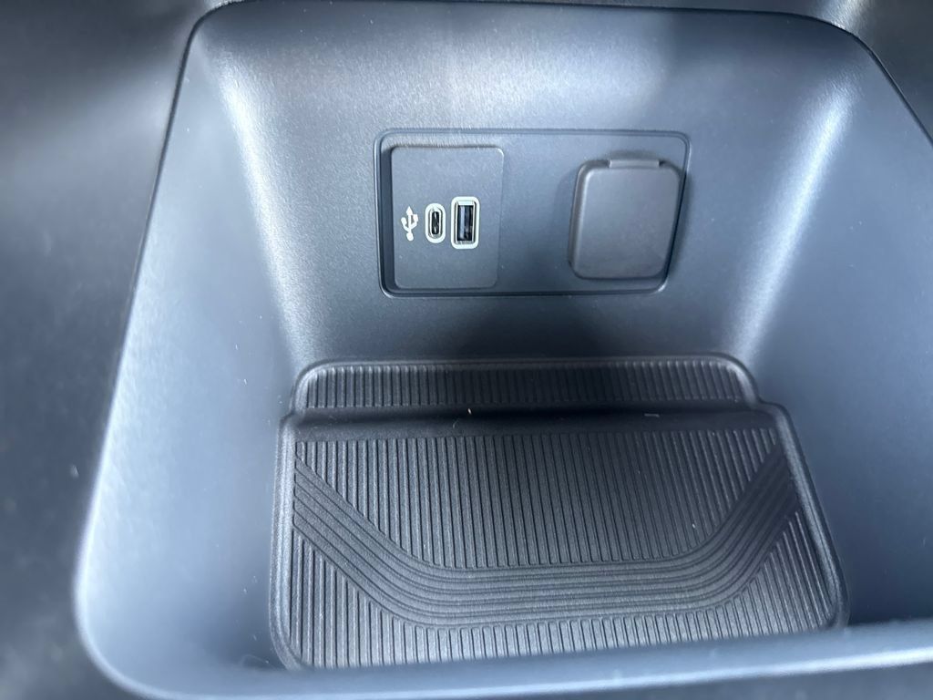 New 2026 Ford Explorer ST-Line w/ Premium Package RWD image 34