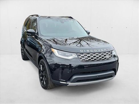 New 2025 Land Rover Discovery S image 3
