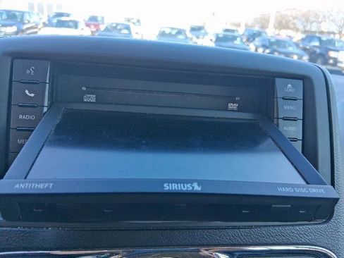 Used 2015 Chrysler Town & Country Touring-L w/ Driver Convenience Group image 38