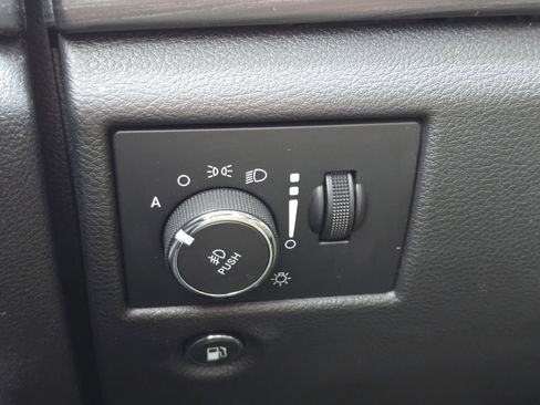 Used 2020 Jeep Grand Cherokee Altitude image 28