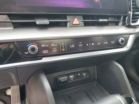 Certified 2025 Kia Sportage SX image 19