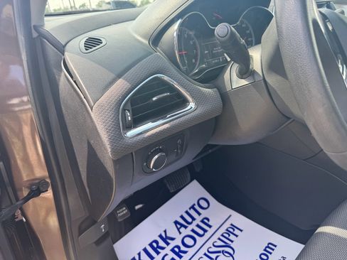 Used 2019 Chevrolet Cruze LS FWD image 17