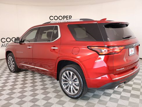 Used 2023 Chevrolet Traverse Premier FWD image 24