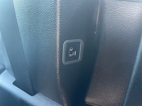 Used 2019 Chrysler Pacifica Touring-L Plus image 44