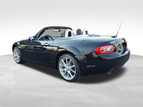 Used 2010 MAZDA MX-5 Miata Grand Touring w/ Premium Pkg image 22