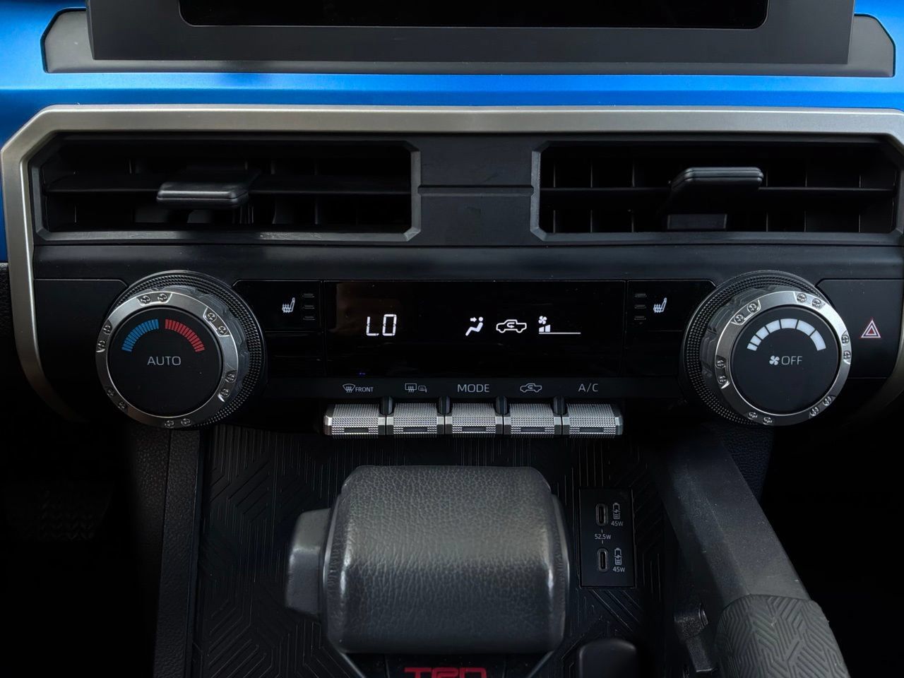 Used 2025 Toyota Tacoma TRD Off-Road AWD/4WD image 30