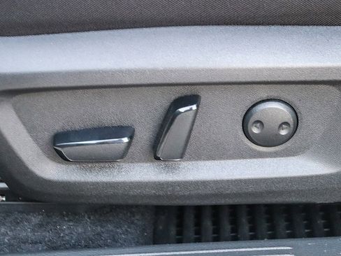 Used 2023 Nissan Rogue SV image 24