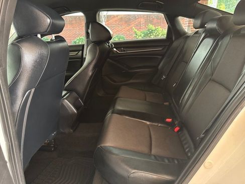 Used 2018 Honda Accord Sport image 27