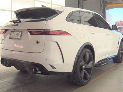 Used 2023 Jaguar F-PACE SVR image 3