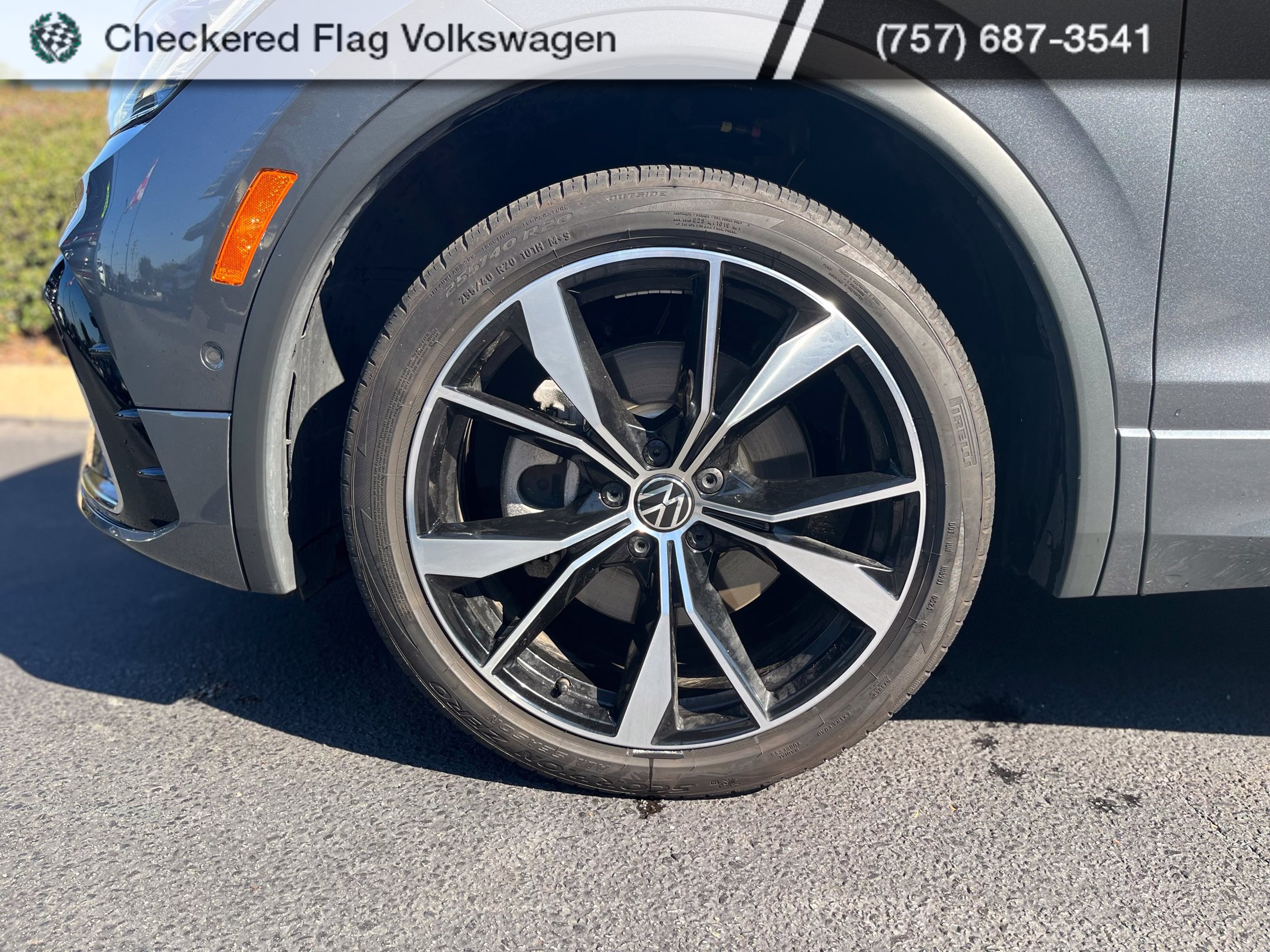 Used 2024 Volkswagen Tiguan SEL R-Line AWD/4WD image 5