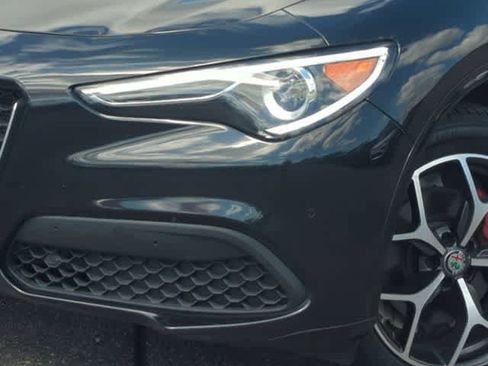 Used 2021 Alfa Romeo Stelvio Ti AWD/4WD image 11