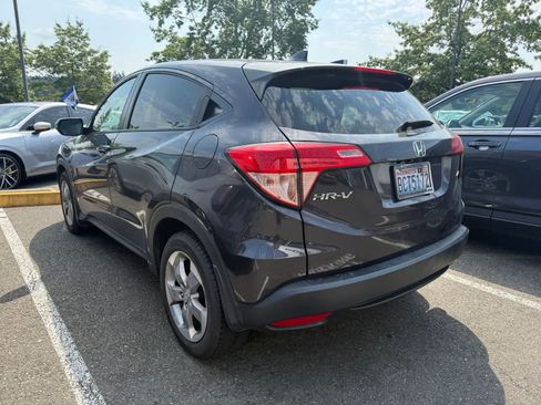 Used 2017 Honda HR-V EX image 2