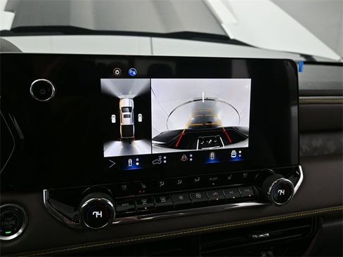 Used 2024 Chevrolet Colorado ZR2 w/ ZR2 Convenience Package III image 23