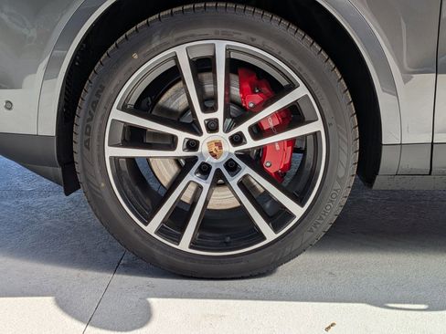 New 2026 Porsche Cayenne S image 27