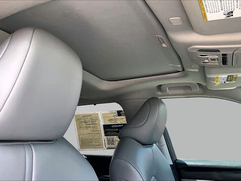 Used 2023 Toyota Highlander XLE FWD image 15