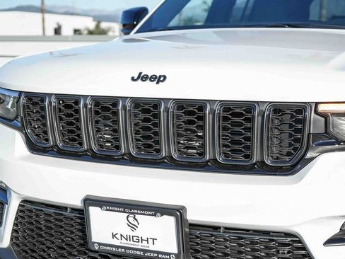 New 2025 Jeep Grand Cherokee Limited w/ Black Appearance Package image 6